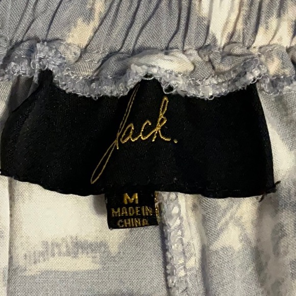 Jack by BB Dakota Blueish-Gray Wide Leg Boho Resort Floral Pants ~ Size Medium - Picture 11 of 13